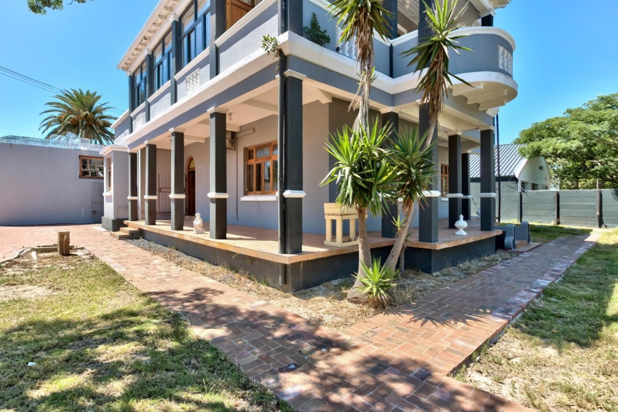 6 Bedroom Property for Sale in Milnerton Western Cape